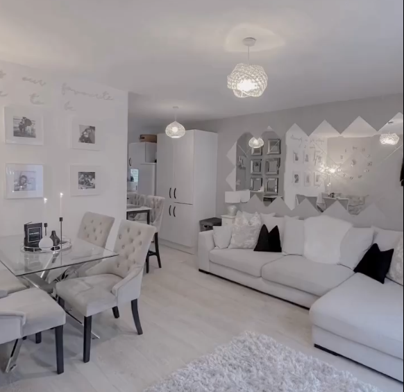 Rylight 6/8-Light Round Crystal Chandelier in Gold/Chrome Finish