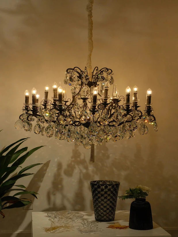 Rylight 12/18-lichts kaars-kristallen kroonluchter in zwarte afwerking