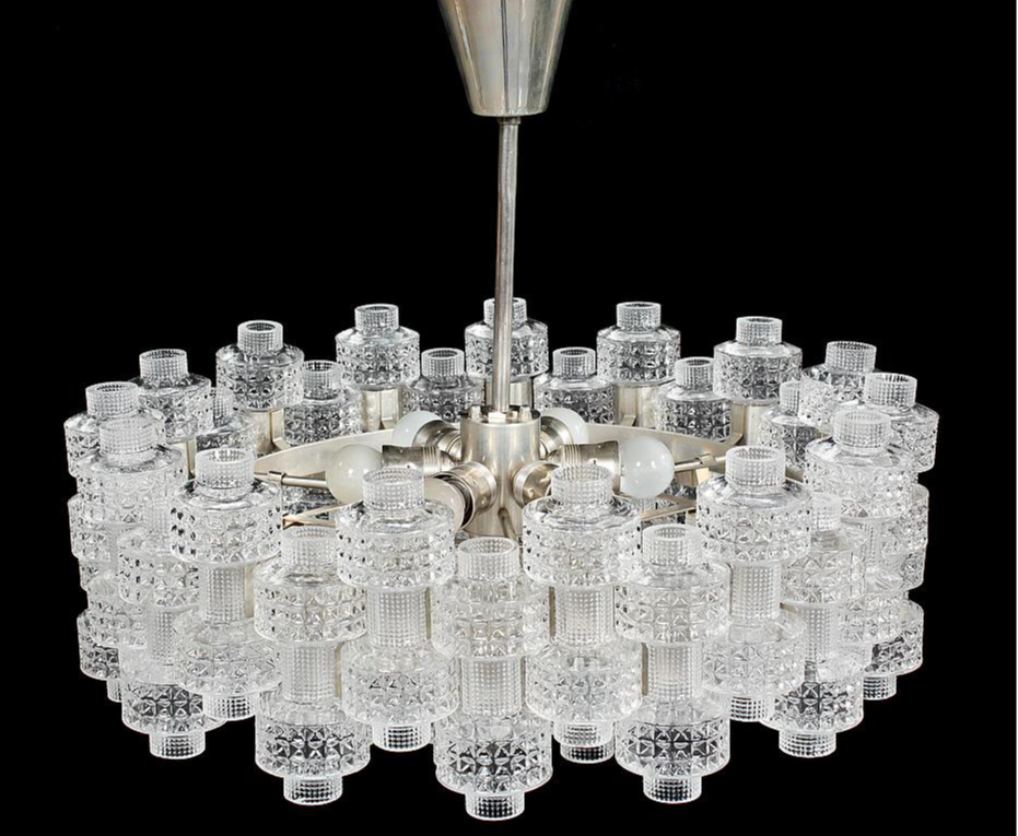 ثريا زجاجية منقوشة بشكل معقد من Rylight بطبقة 1/2