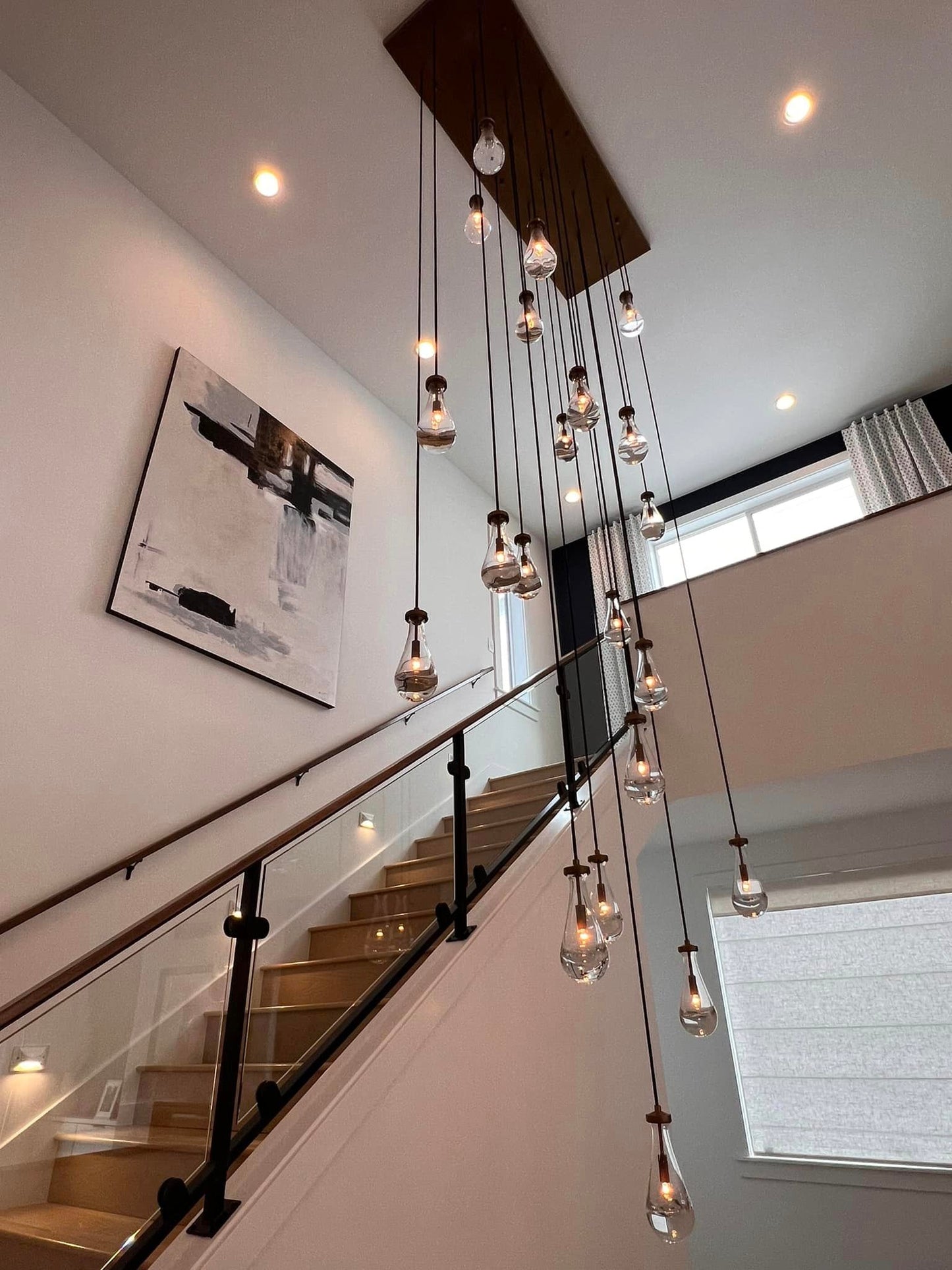 ثريا كريستالية حديثة على شكل قطرة مطر مع مظلة مستطيلة