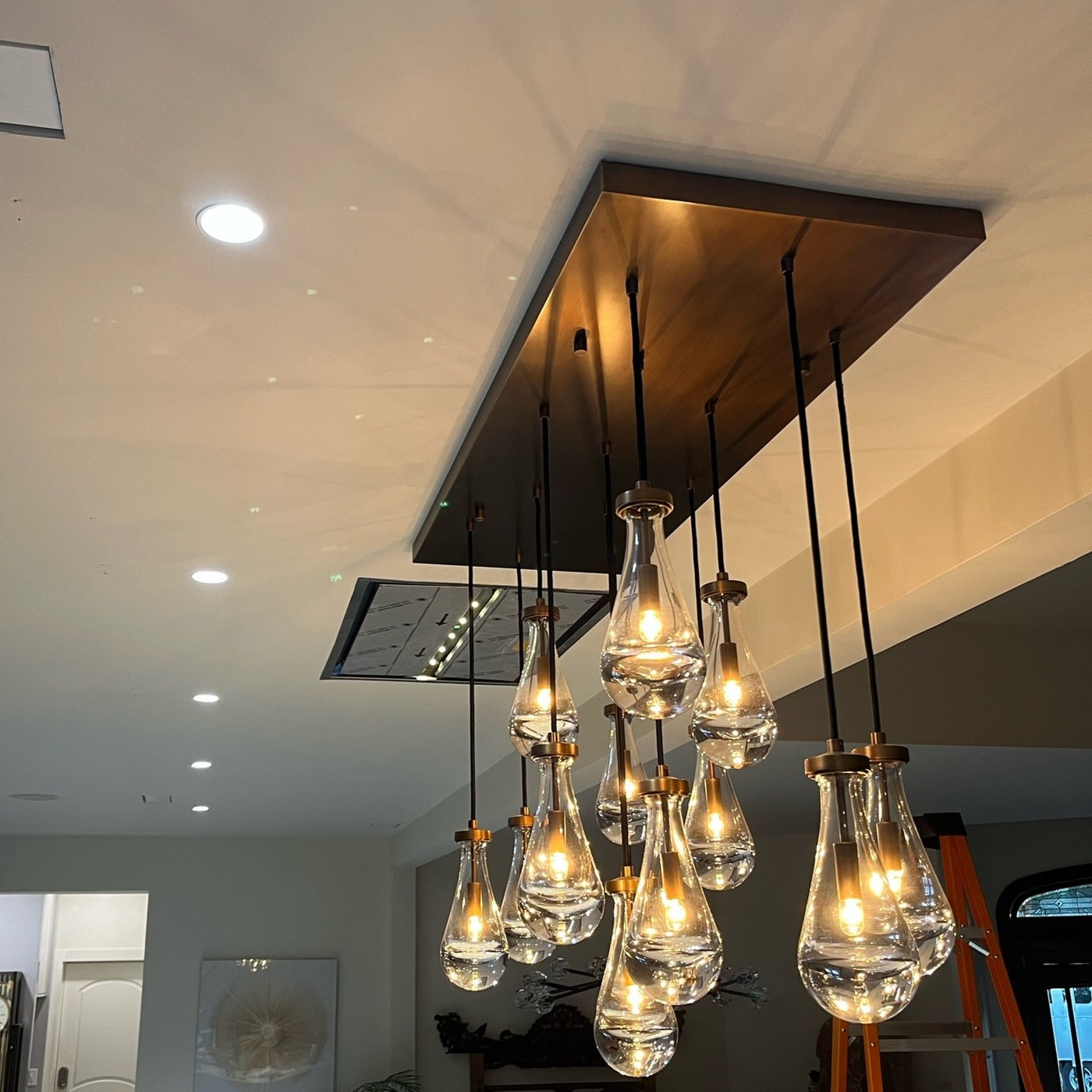 ثريا كريستالية حديثة على شكل قطرة مطر مع مظلة مستطيلة