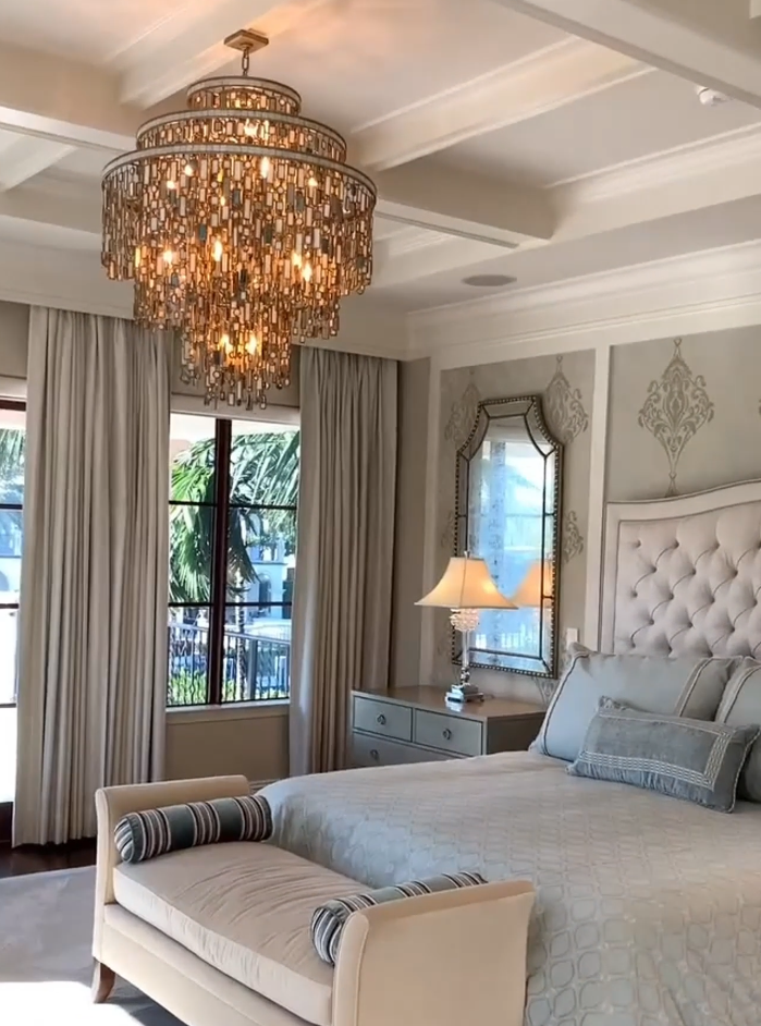 ثريا رايلايت دائرية من 6 طبقات، 7/13/19 ضوءًا، بتصميم صدفي متدرج