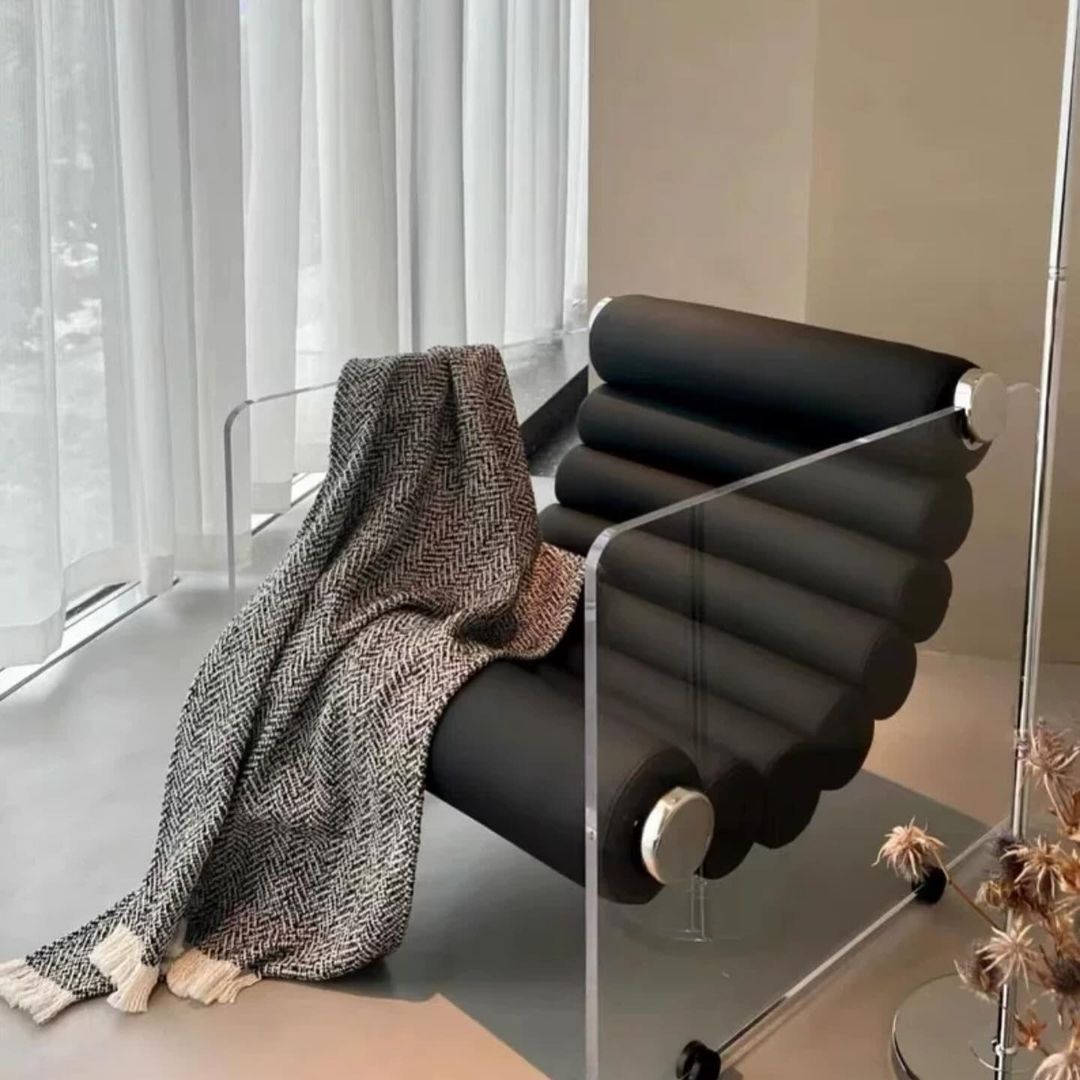 Rylight Italiaanse minimalistische accentstoel met glazen poten