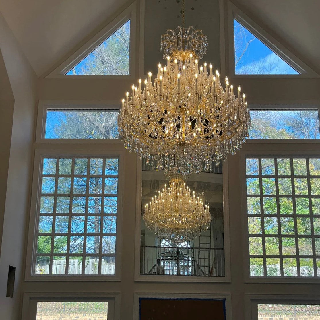 Rylight 66-lichts extra grote klassieke kaars-kristallen kroonluchter