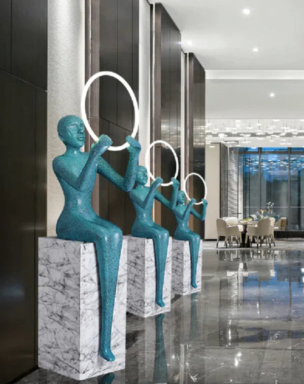 Rylight Zwart/Blauwe Zittende Standbeeld Vloerlamp