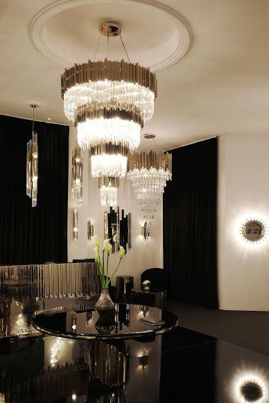 ثريا كريستال إمباير من Rylight ذات 4 طبقات بلمسة نهائية من النحاس/الكروم