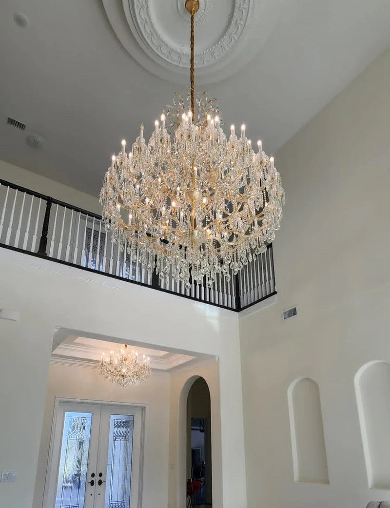 Rylight 66-lichts extra grote klassieke kaars-kristallen kroonluchter