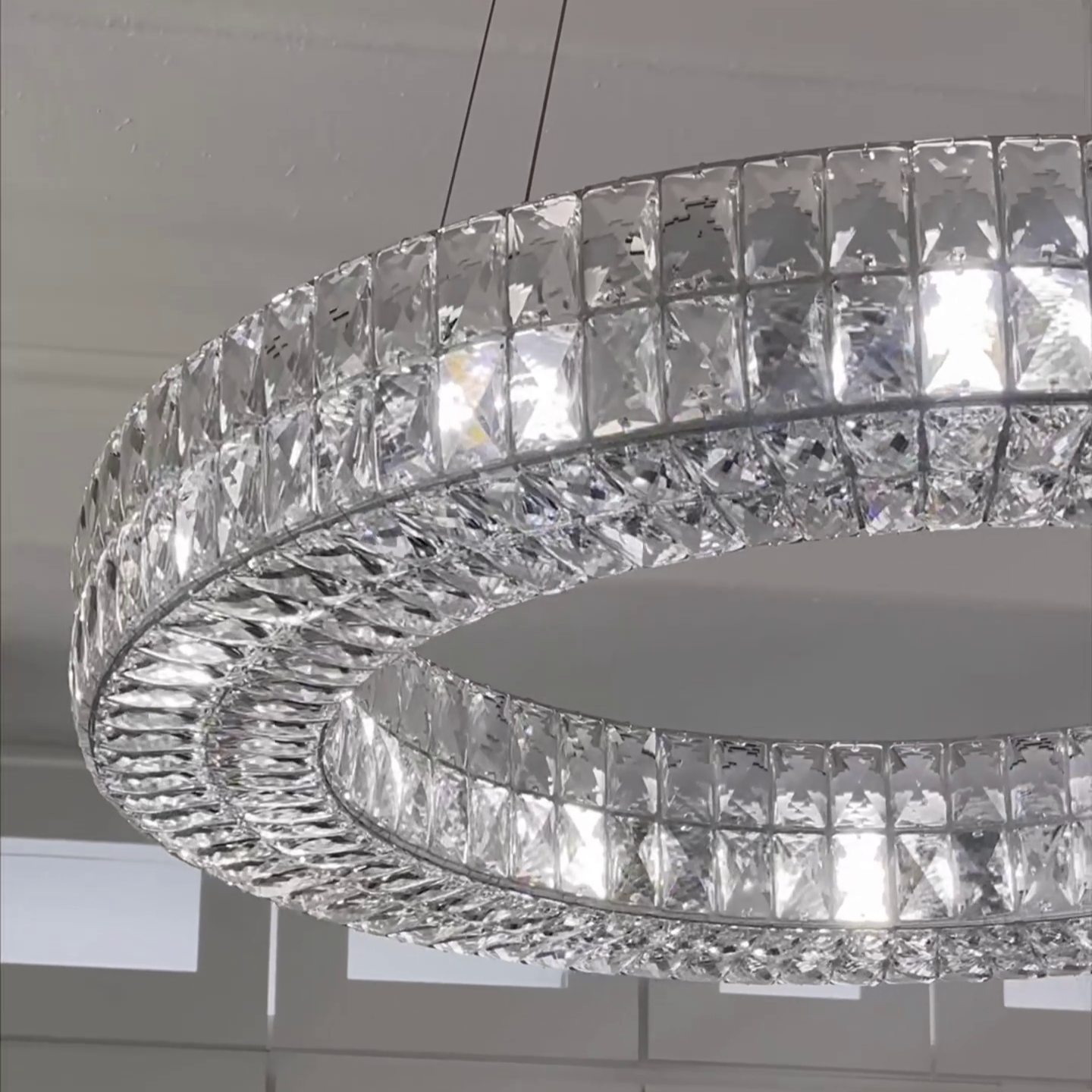 Rylight 1-Ring Luxury Crystal Chandelier