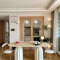 Rylight Franse crèmekleurige ovale/ronde schelpvormige eettafel 