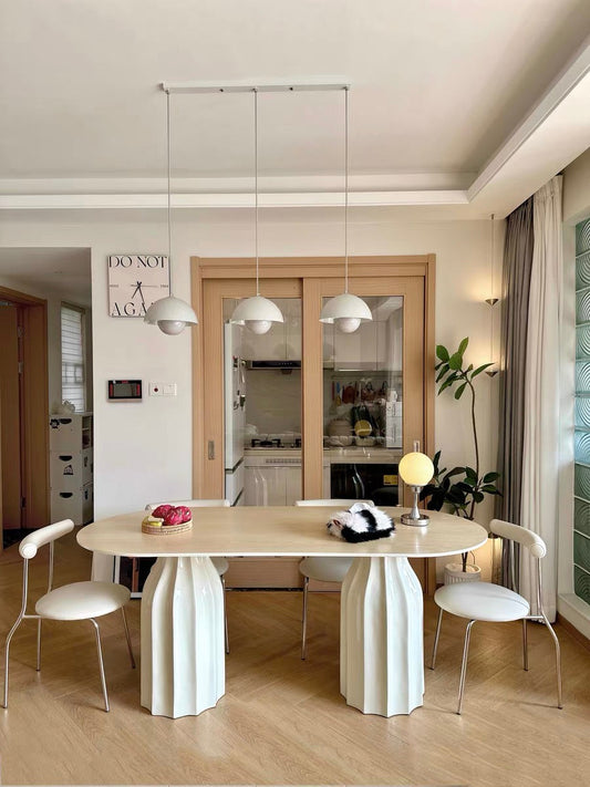 Rylight Franse crèmekleurige ovale/ronde schelpvormige eettafel 