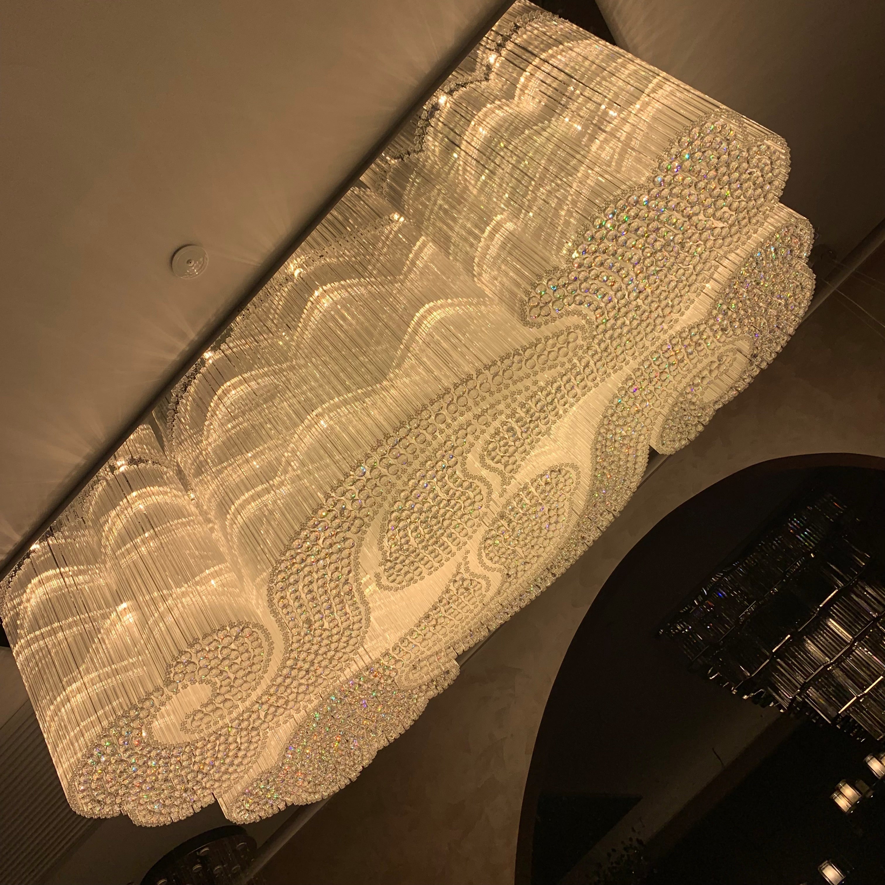 Moderne, inbouw kroonluchter met vierkante, holle kristallen buizen voor hotels, restaurants en woonkamers