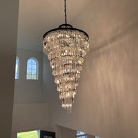 ثريا رايليت ذات طبقات كريستالية حلزونية