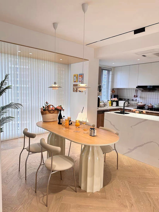 Rylight Franse crèmekleurige ovale/ronde schelpvormige eettafel 