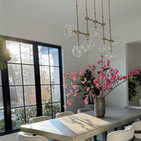 Nordic heldere bolvormige glazen kroonluchter met zwart/gouden afwerking voor eetkamer/keukeneiland