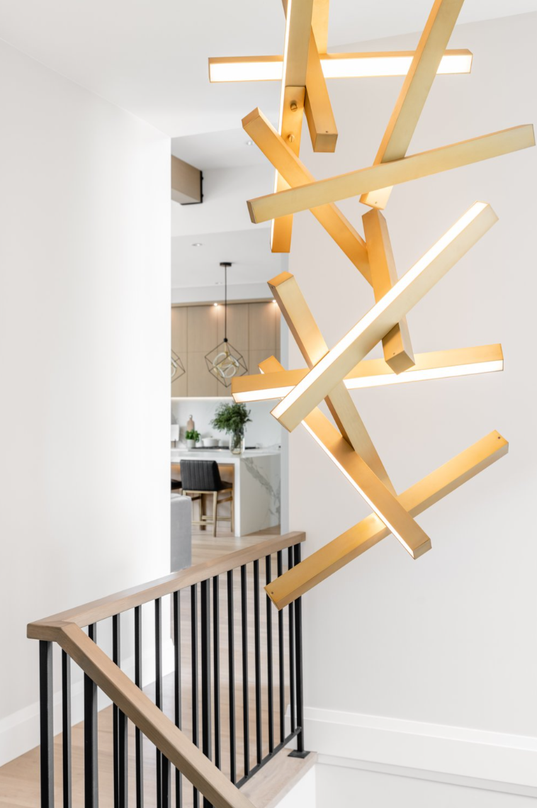 Moderne verticale geometrische aluminium hanglamp voor trap/hal/hoog plafond 