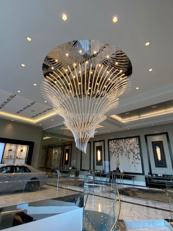 ثريا Rylight كبيرة جدًا/طويلة بقاعدة كبيرة من الكروم