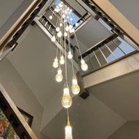 Moderne ronde spiraalvormige kristallen kroonluchter in de vorm van een regendruppel voor trap/hal 