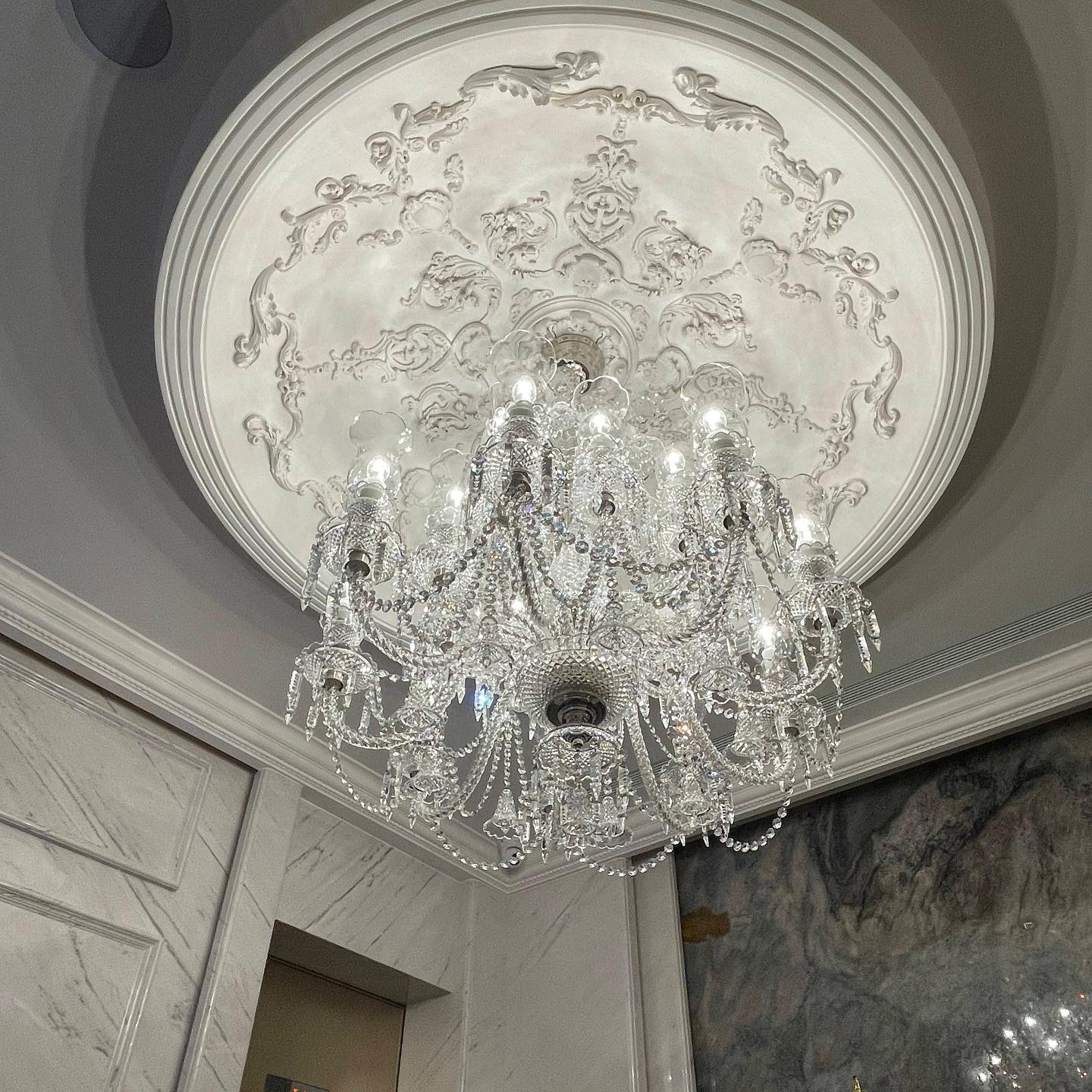 رايلايت 12/30-ثريا كريستالية بإضاءة شمعة