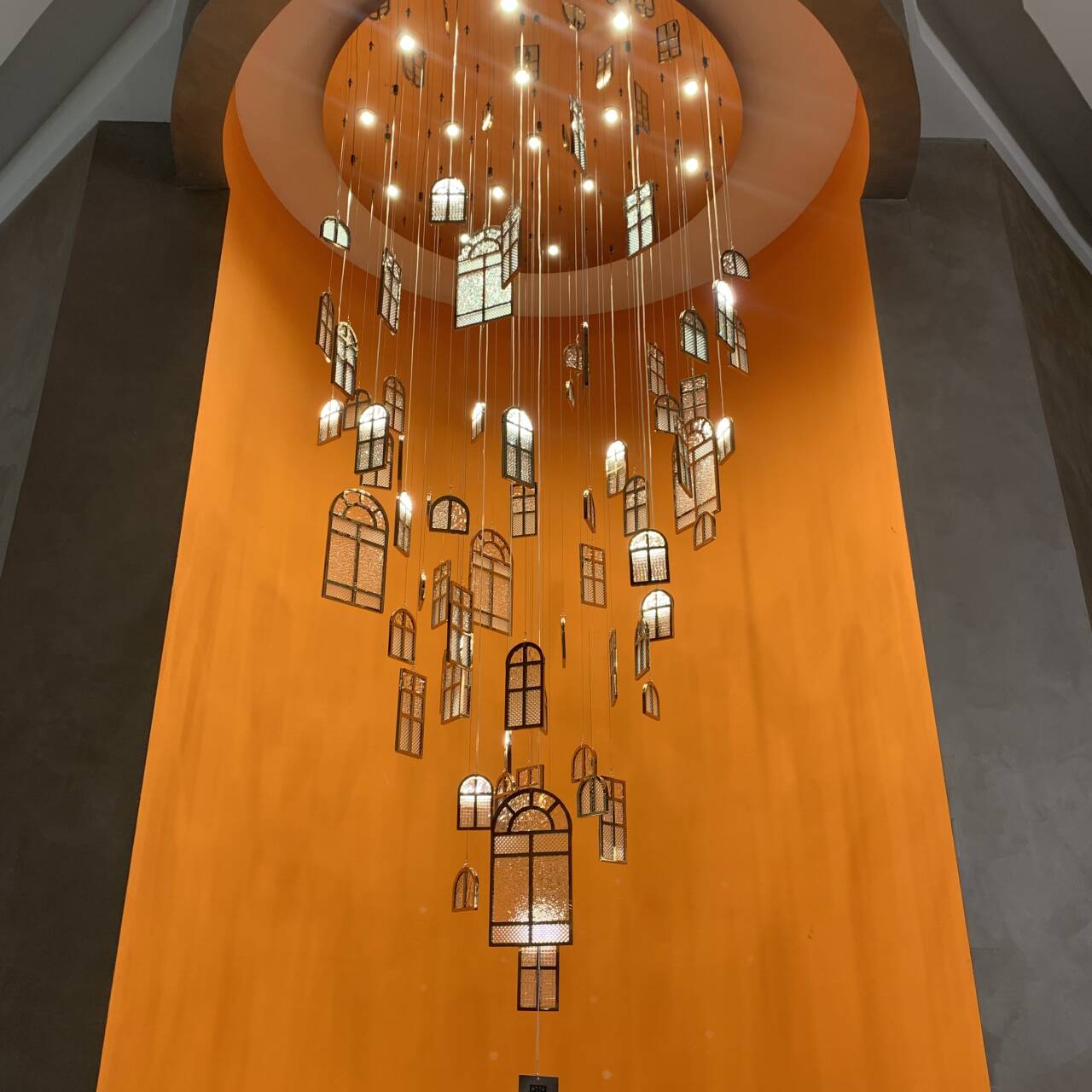 Moderne creatieve ronde zwevende glazen ramen voor woonkamer/hotel/restaurant