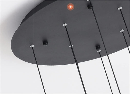 قلادة Rylight على الطراز الصناعي الحديث مع لمسة نهائية معدنية سوداء