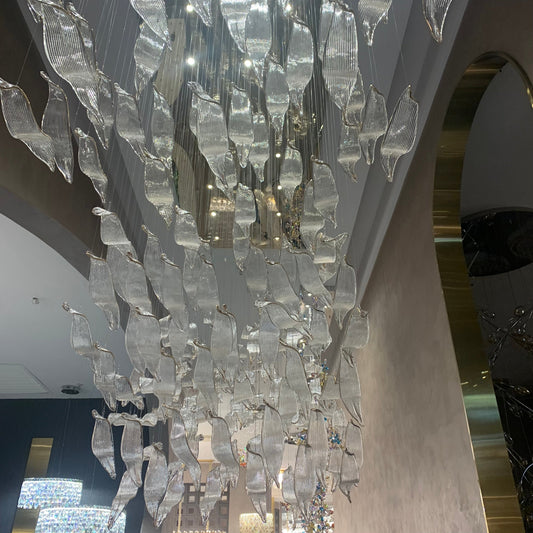 Moderne creatieve luxe meeuwvormige zwevende bladerenkroonluchter voor keukeneiland/eetkamer