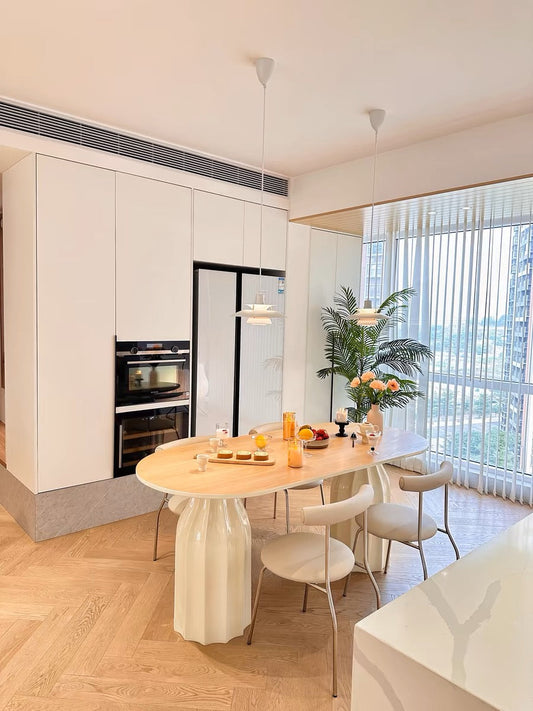 Rylight Franse crèmekleurige ovale/ronde schelpvormige eettafel 