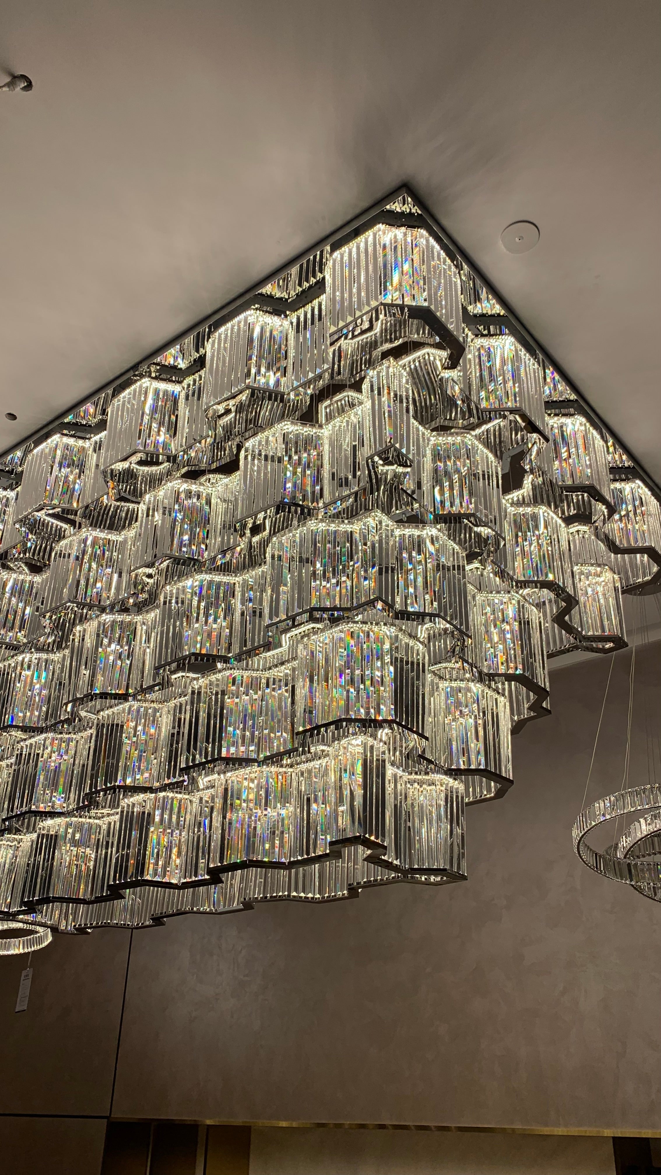 Moderne plafondlamp/kroonluchter met chromen afwerking voor hal/hotellobby/eetkamer