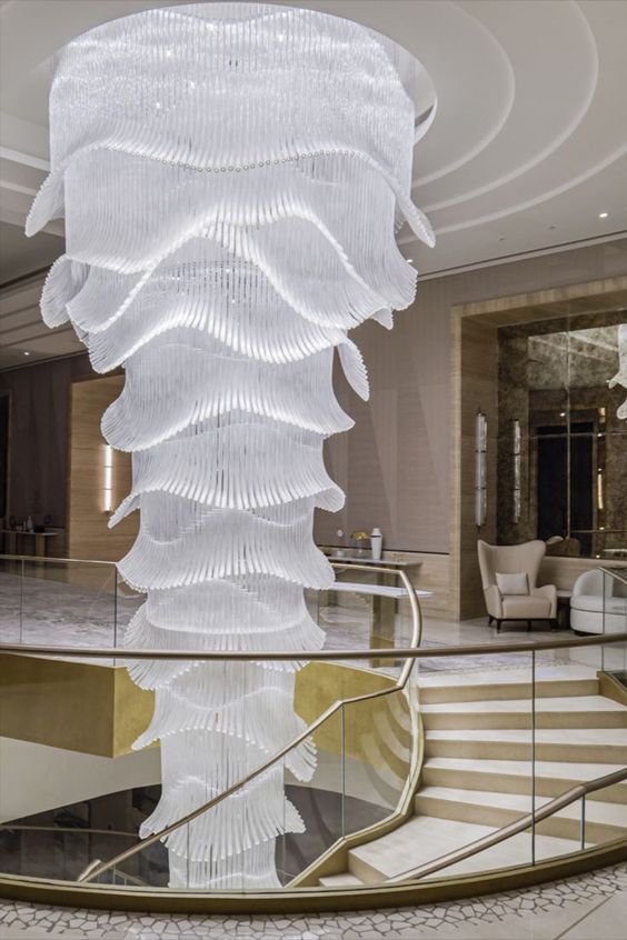 Luxe kroonluchter met palmboomglasstaven voor hotels, restaurants, villa's en trappenhuizen