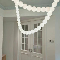 ثريا رايلايت بقلادة من اللؤلؤ