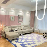 ثريا رايلايت بقلادة من اللؤلؤ