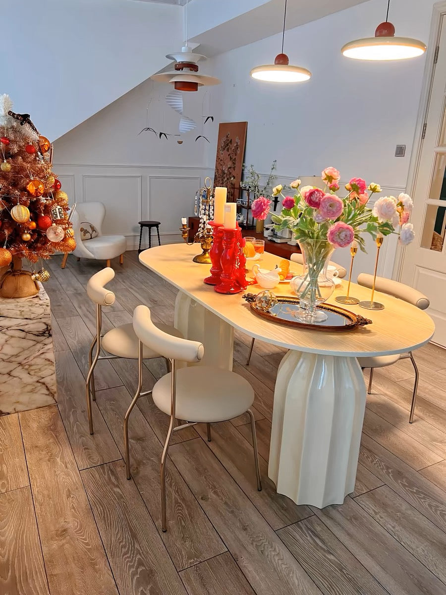 Rylight Franse crèmekleurige ovale/ronde schelpvormige eettafel 