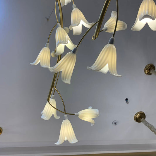 Moderne creatieve kroonluchter met messing takken en keramiek voor woonkamer/hotel/restaurant 