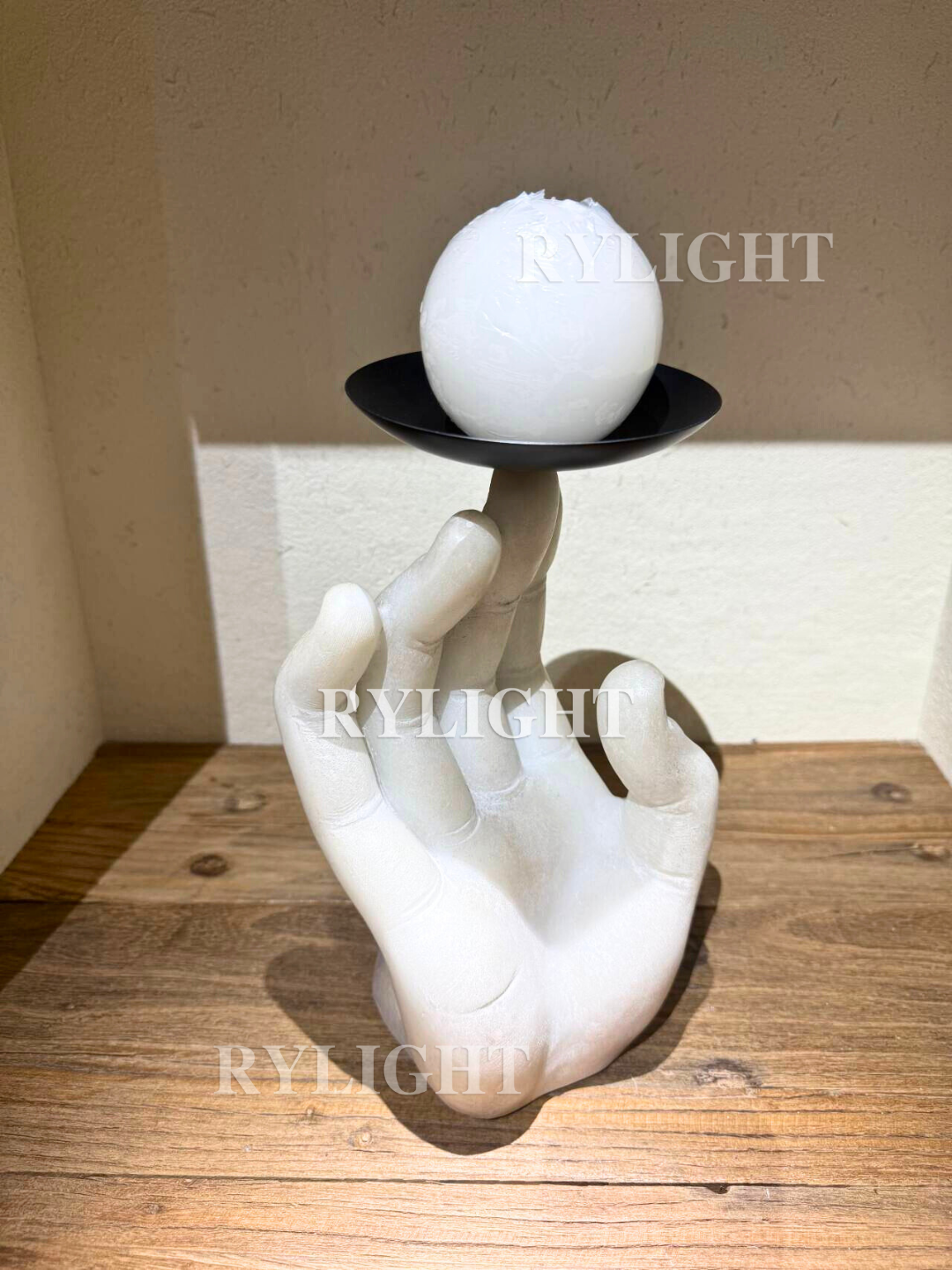 RYLIGHT Finger-Bearing Candle Holder Sculpture