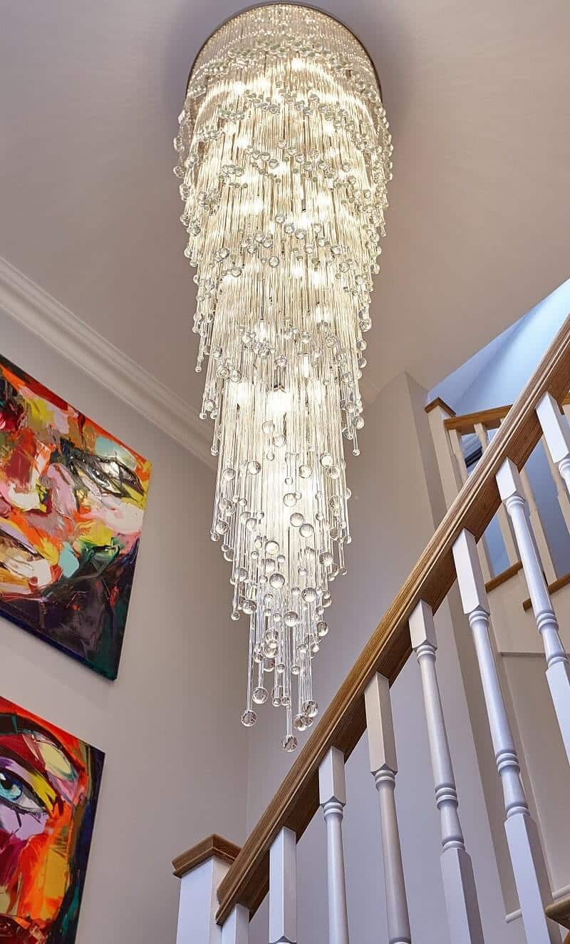 ثريا كريستالية طويلة للغاية تشبه قطرة المطر من رايلايت