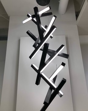 Moderne verticale geometrische aluminium hanglamp voor trap/hal/hoog plafond 