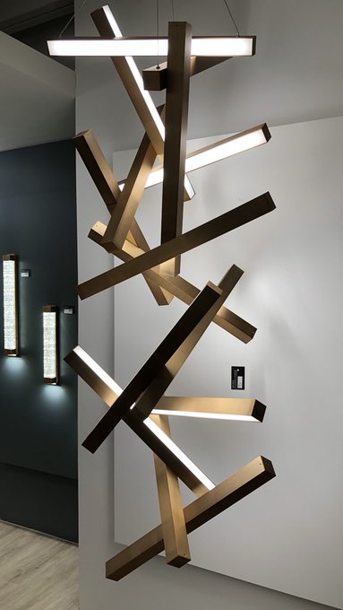 Moderne verticale geometrische aluminium hanglamp voor trap/hal/hoog plafond 