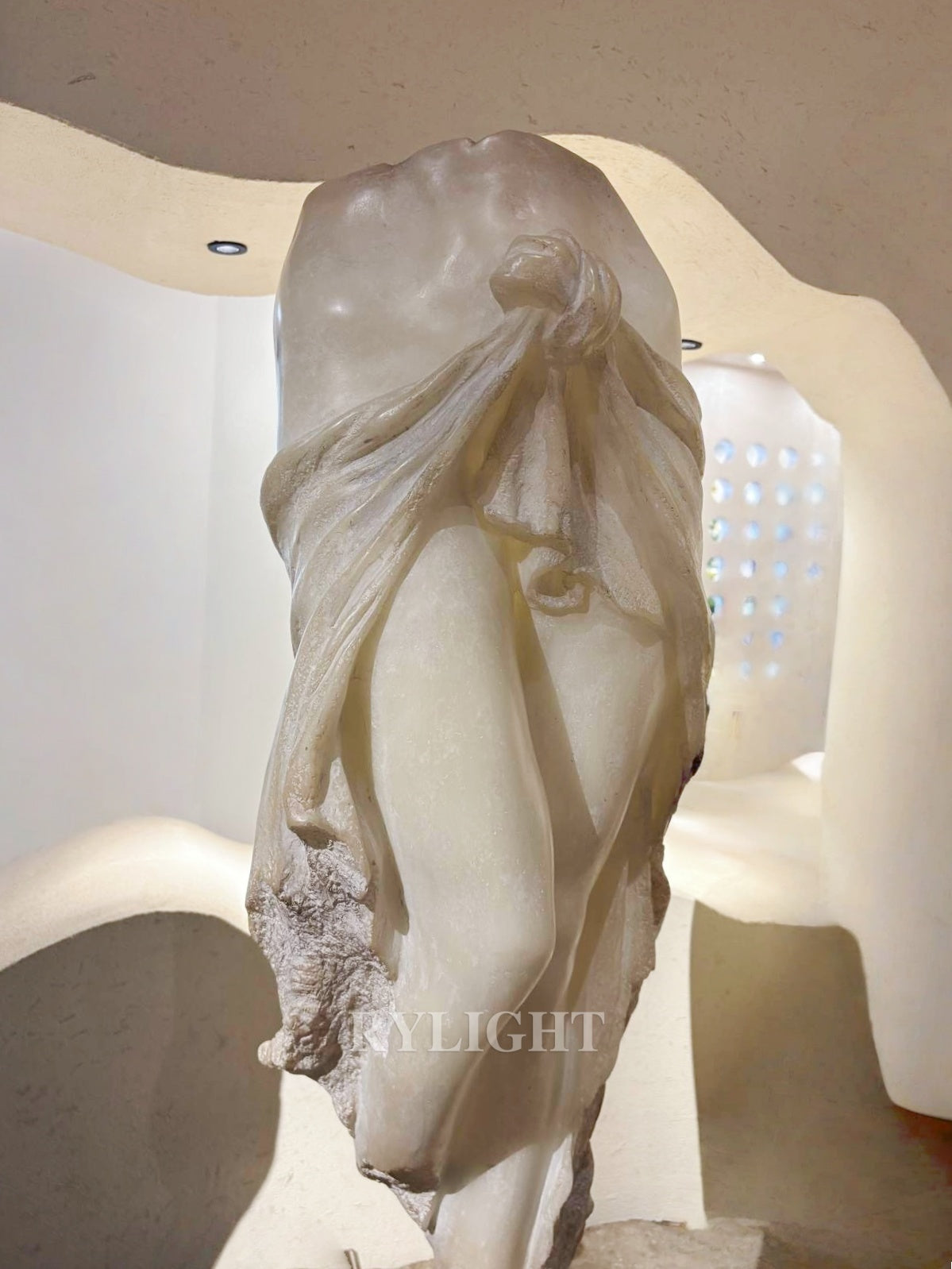 Elegant Female Body Resin Sculpture in for art lovers house decoration 