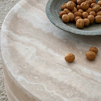 طاولة قهوة فرنسية دائرية مزينة بحجر الكهف