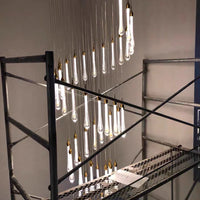 ثريا زجاجية حديثة على شكل قطرات مطر، مناسبة للسلالم/الأسقف العالية