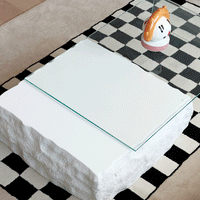 طاولة قهوة حجرية بتصميم فني من رايلايت، سطح زجاجي شفاف