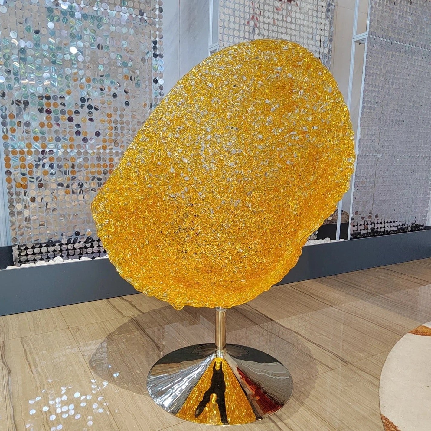 Rylight Queen Chair