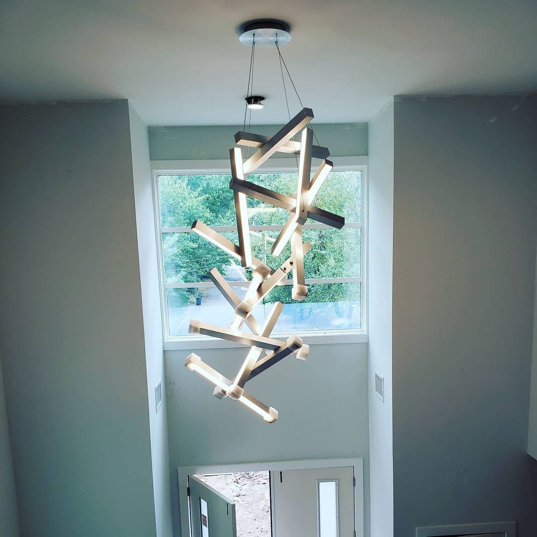 Moderne verticale geometrische aluminium hanglamp voor trap/hal/hoog plafond 