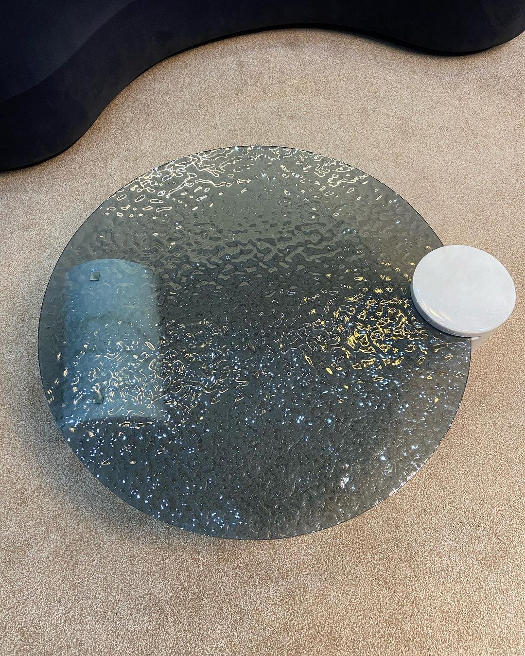 طاولة قهوة حديثة من الزجاج المندمج من رايلايت