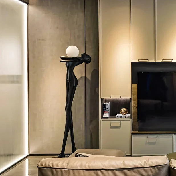 مصباح أرضي على شكل تمثال "عانق نفسك" من تصميم رايلايت آرت ديزاين 