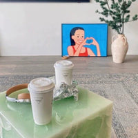 طاولة القهوة الرخامية ذات التصميم البسيط والفاخر