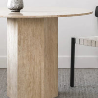 طاولة طعام من الترافرتين الفرنسي