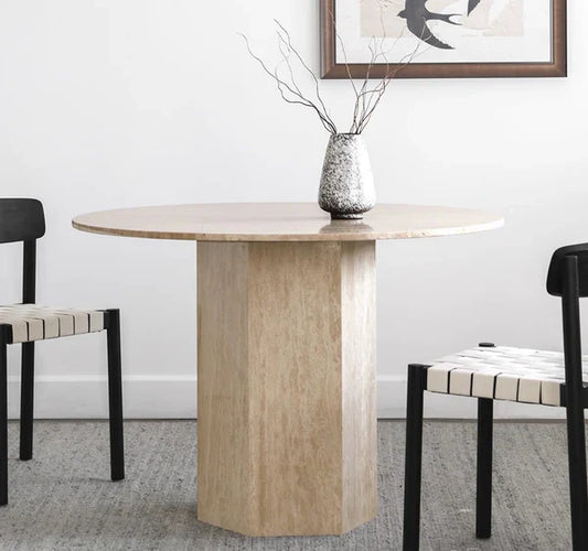 طاولة طعام من الترافرتين الفرنسي