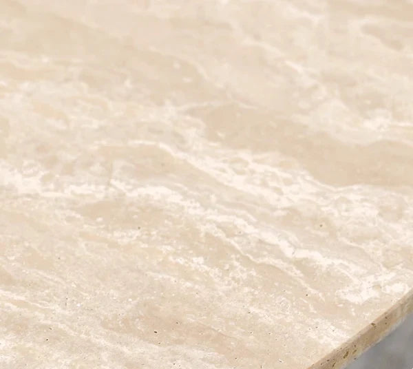 طاولة طعام من الترافرتين الفرنسي