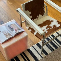 طاولة القهوة الرخامية ذات التصميم البسيط والفاخر