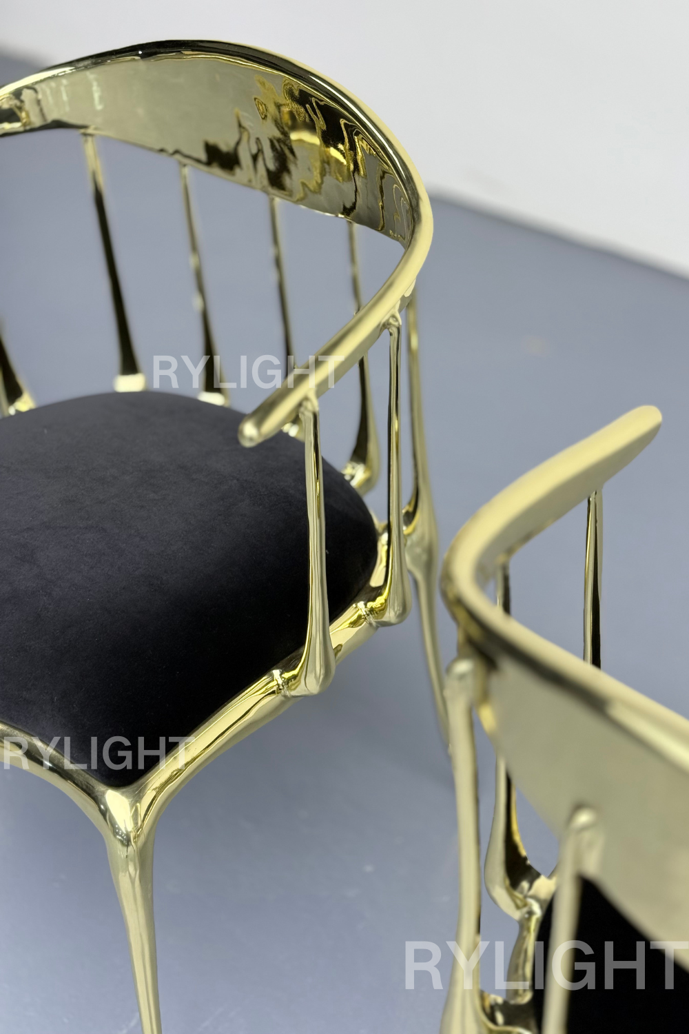 Italiaanse stijl hoogwaardige fluwelen eetkamerstoel in puur koper